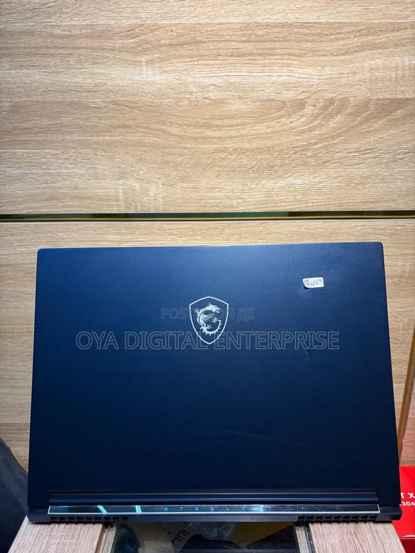 Laptop MSI Stealth 16 Studio A13VG 32GB Intel Core i7 SSD 1T