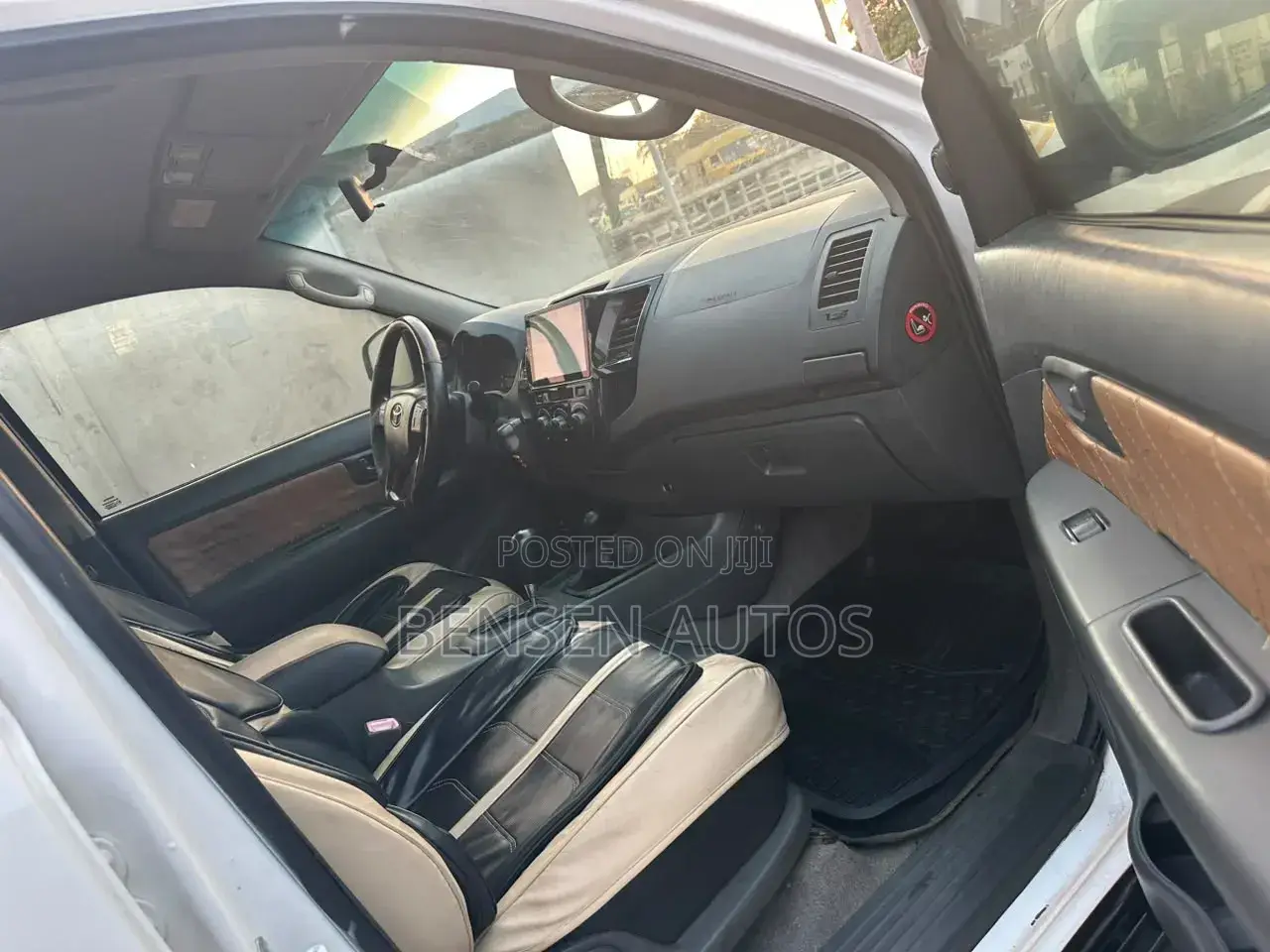 Toyota Hilux 2015 White