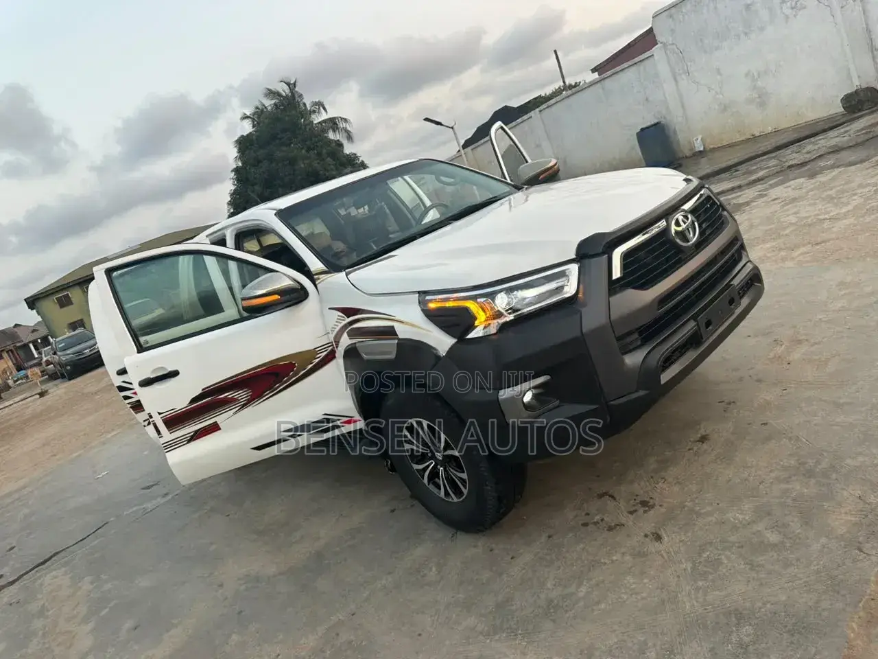 Toyota Hilux 2015 White