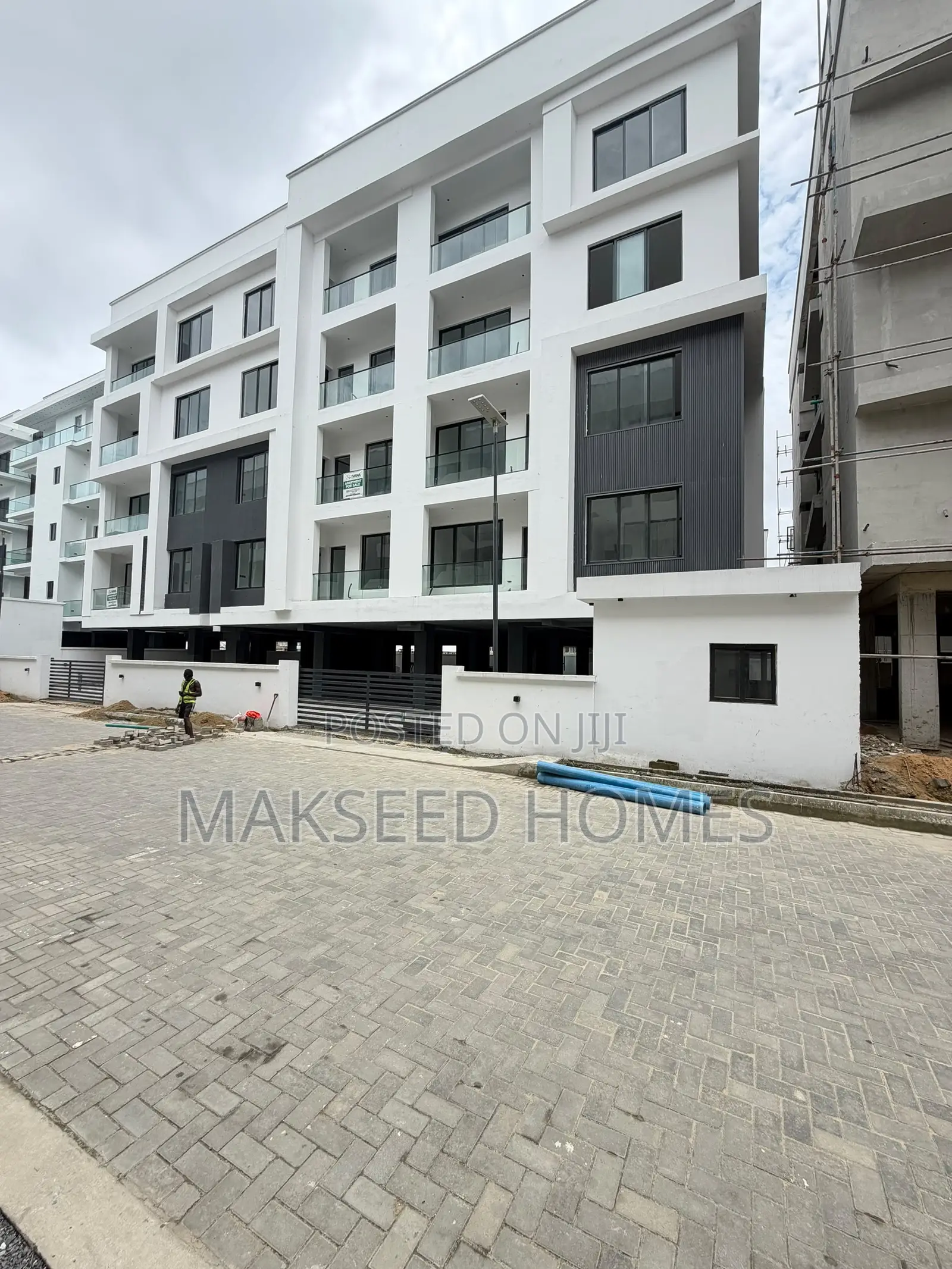 2bdrm Apartment in Lekki Phase 1 for sale