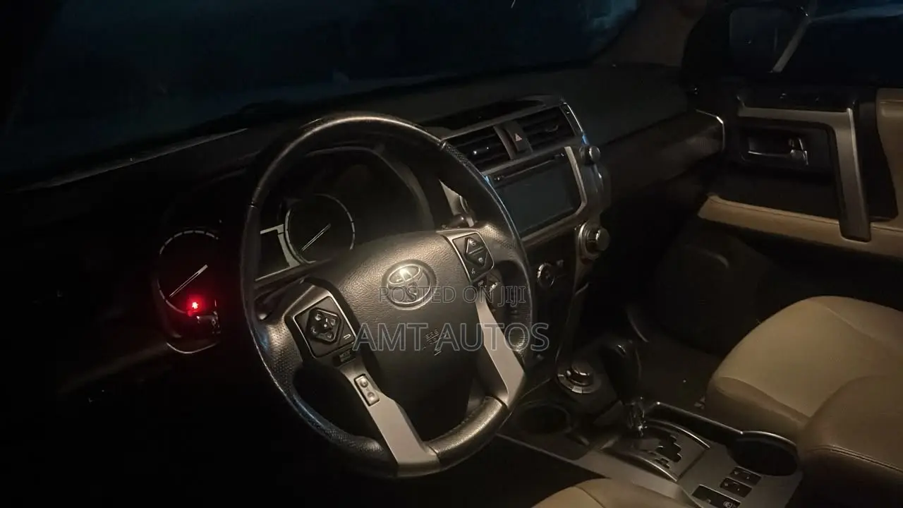 Toyota 4-Runner SR5 Premium 4dr 4x4 (4.0L 6cyl 5A) 2016 Red