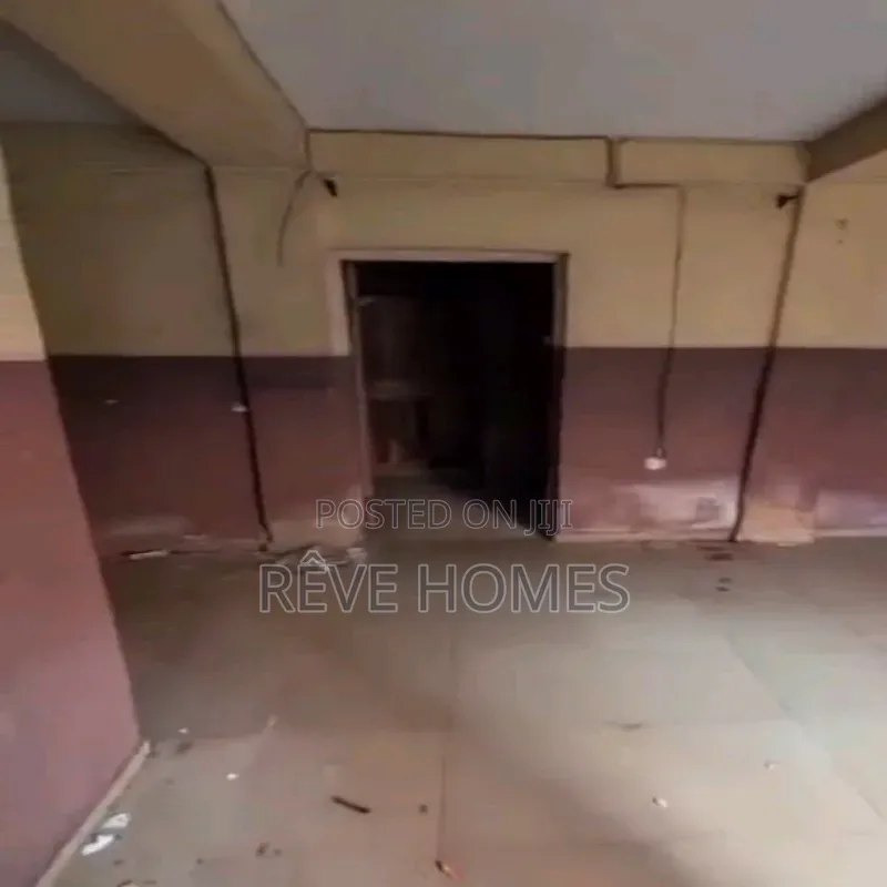 2bdrm Block of Flats in Adekunle for rent