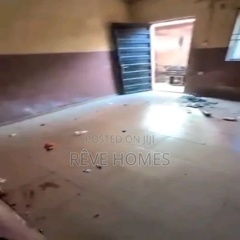 2bdrm Block of Flats in Adekunle for rent