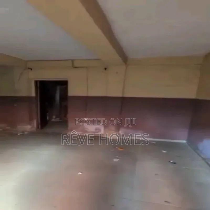 2bdrm Block of Flats in Adekunle for rent