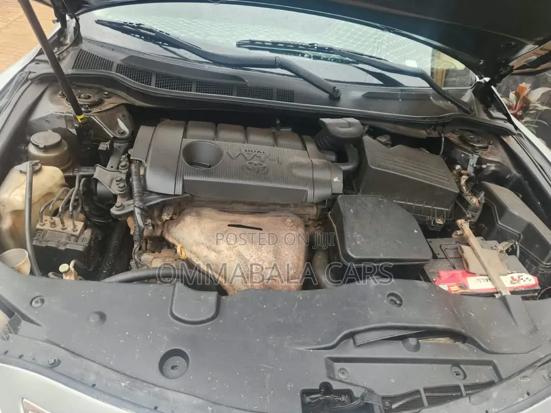 Toyota Camry 2010 Silver