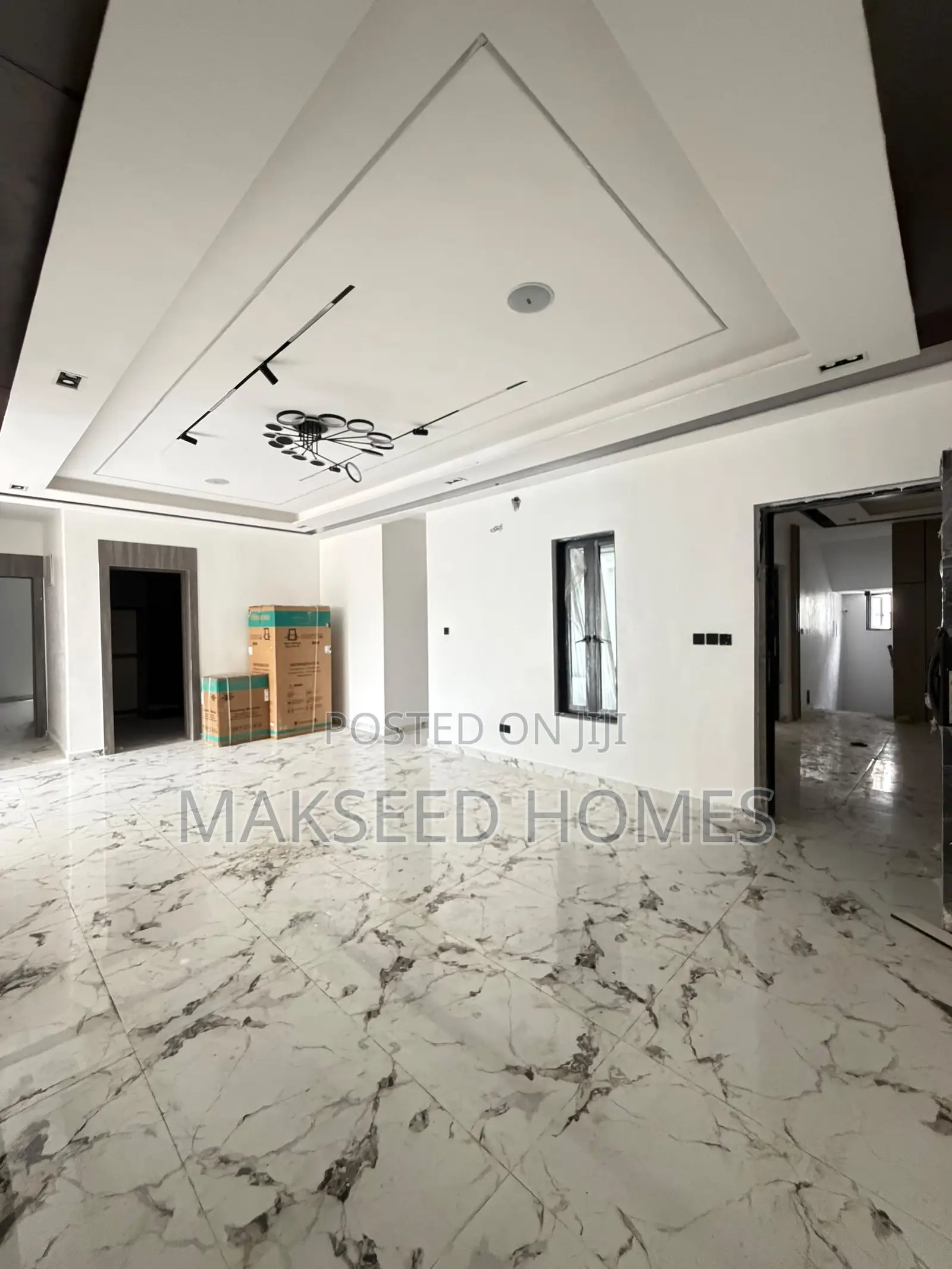 3bdrm Apartment in Lekki Phase 1 for sale