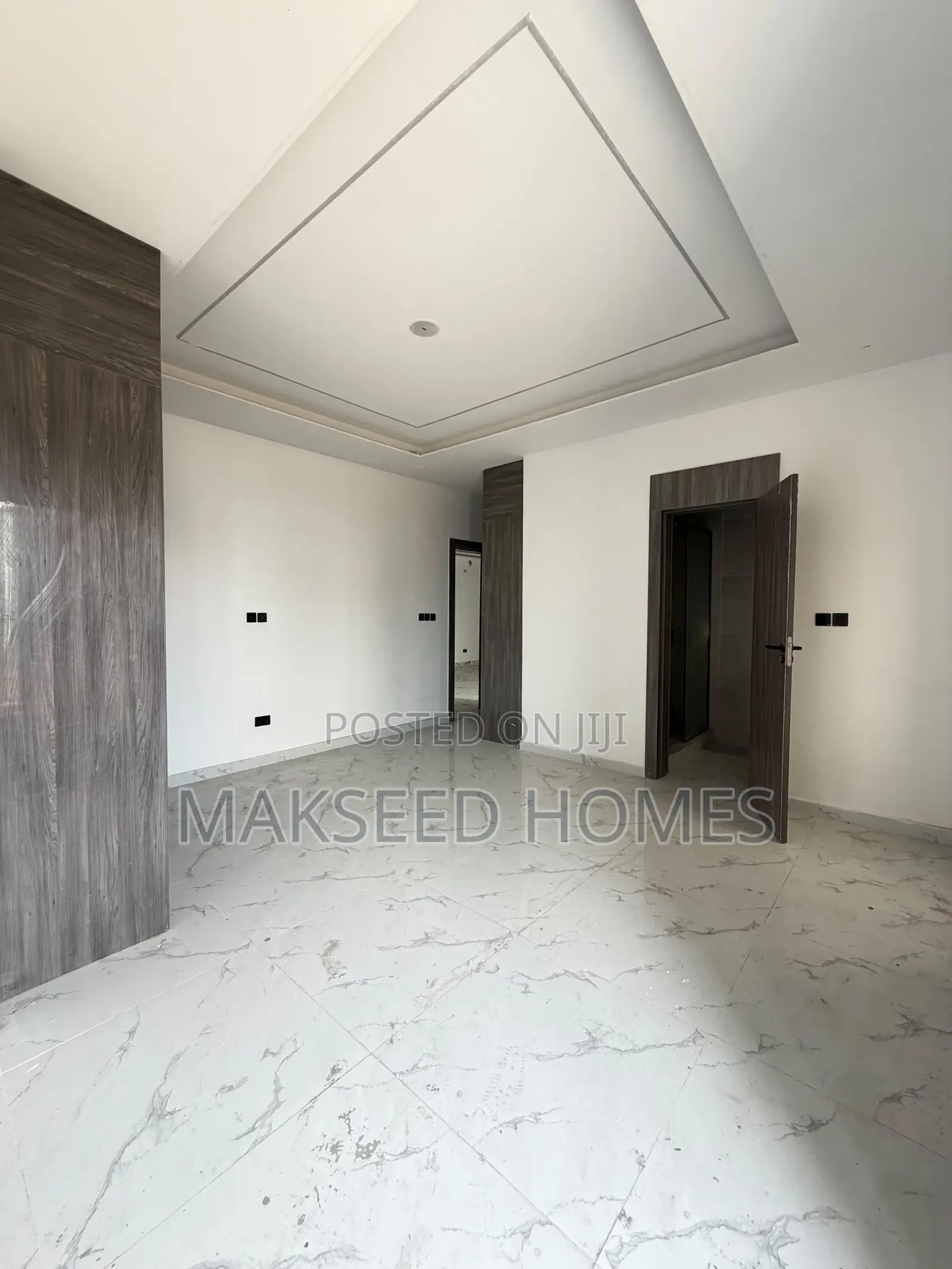 3bdrm Apartment in Lekki Phase 1 for sale