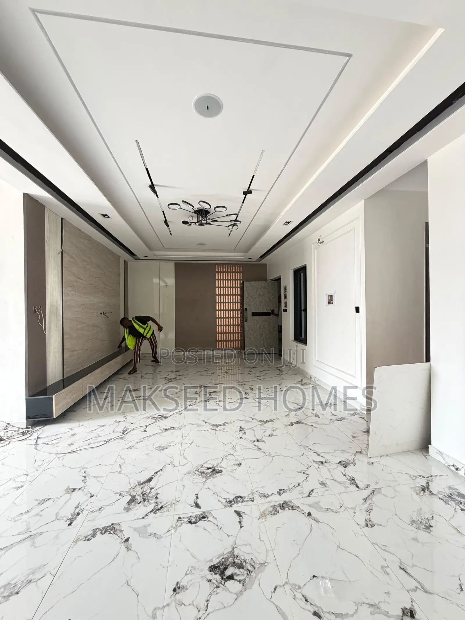 3bdrm Apartment in Lekki Phase 1 for sale