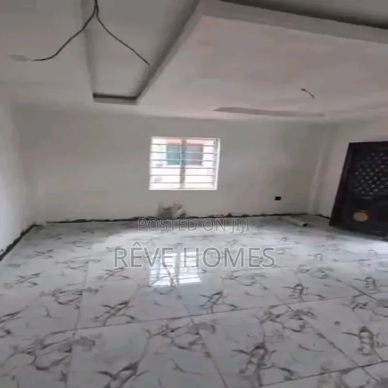 2bdrm Apartment in Adekunle for rent