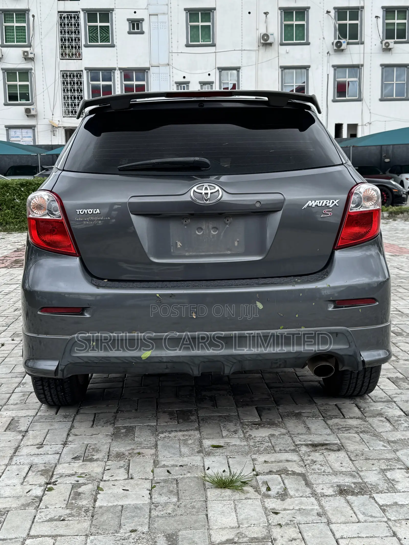 Toyota Matrix S Hatchback AWD (2.4L 4cyl 4A) 2011 Gray