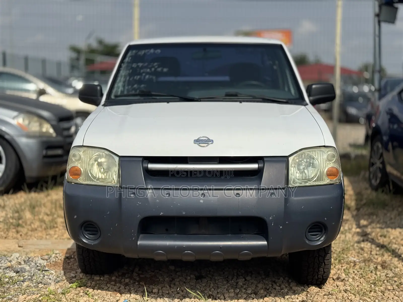 Nissan Frontier Automatic 2005 White