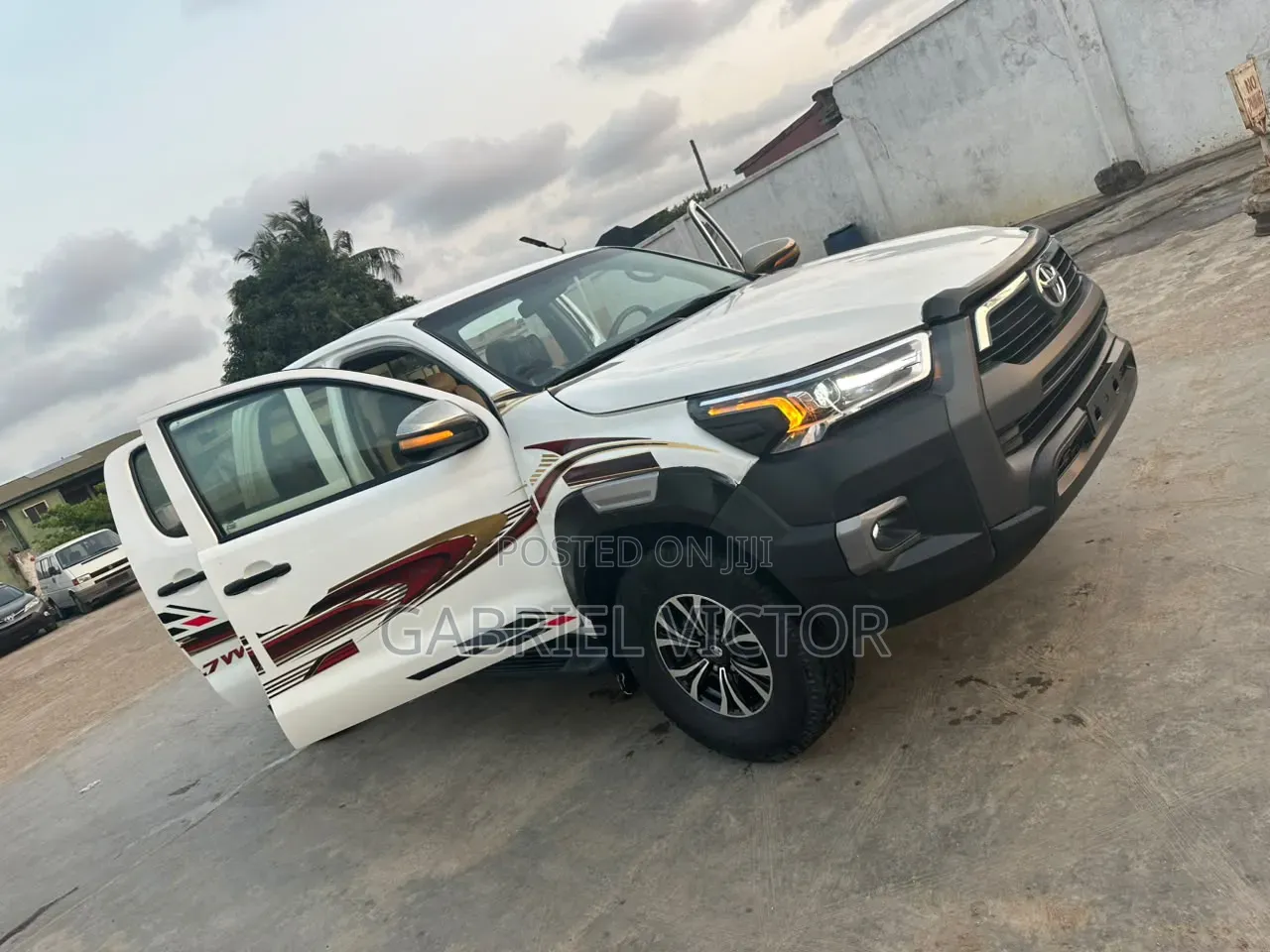 Toyota Hilux 2015 White