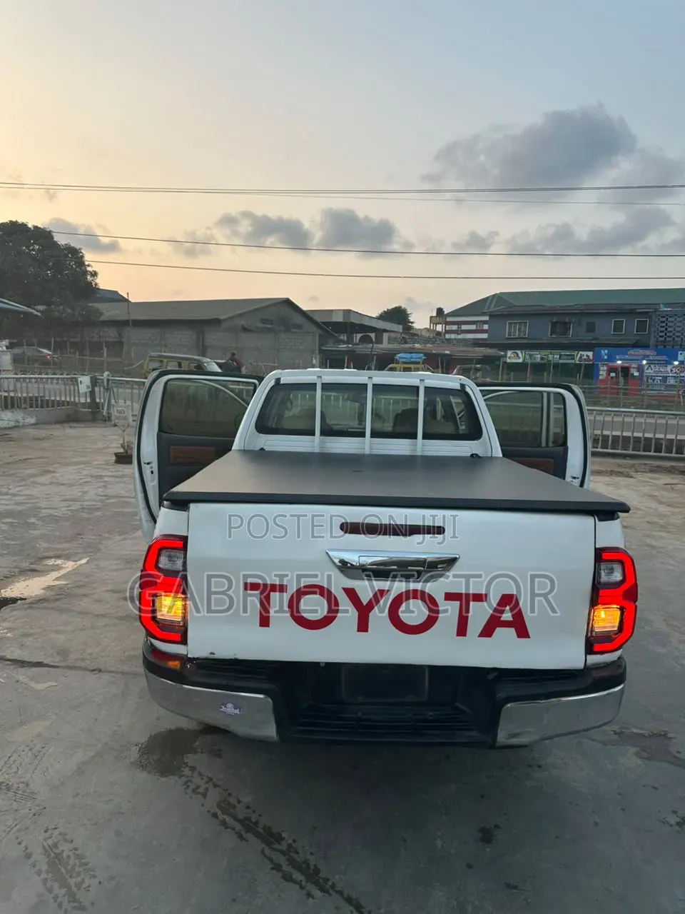 Toyota Hilux 2015 White