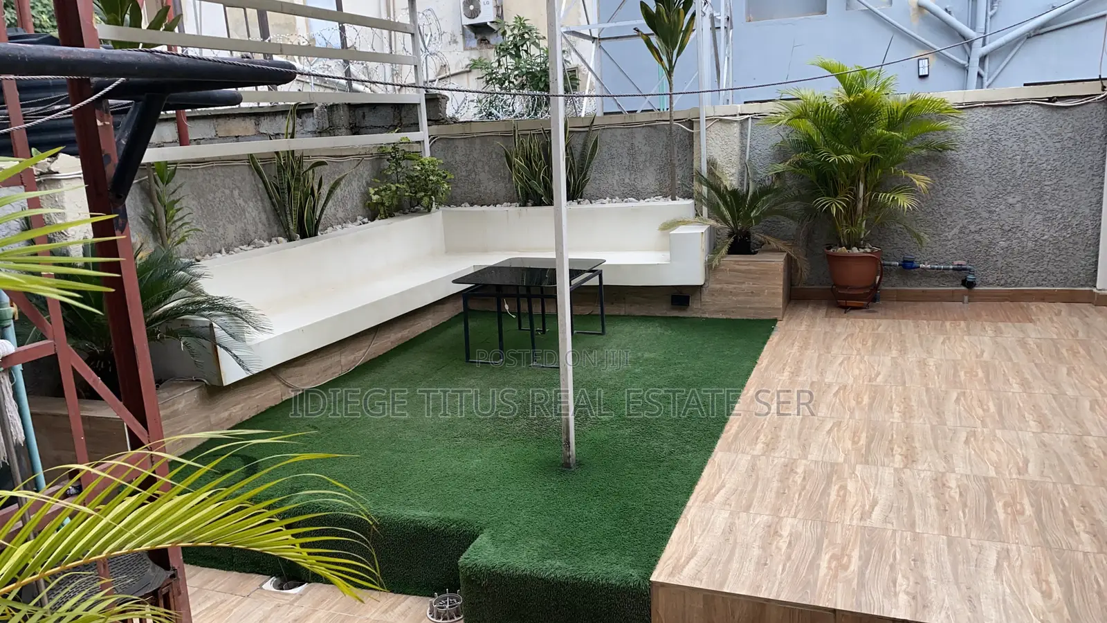 Furnished 4bdrm Duplex in Zone 3 for rent