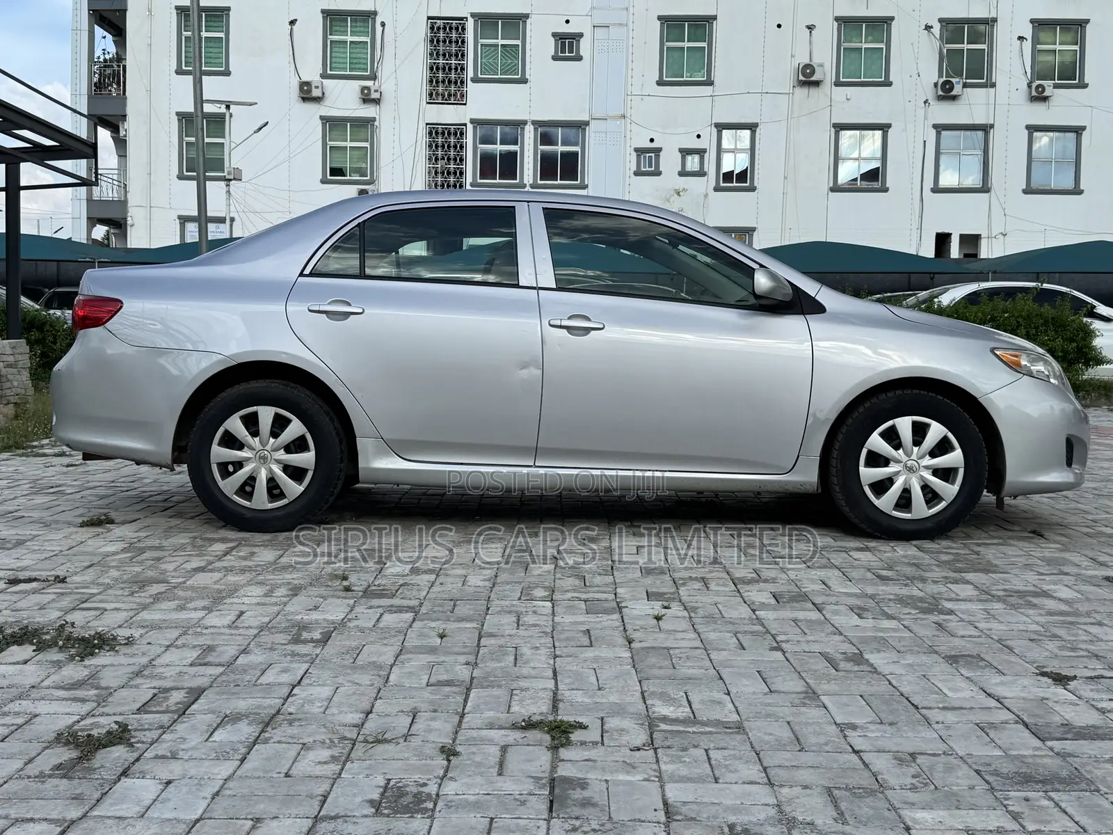Toyota Corolla LE 4dr Sedan (1.8L 4cyl 4A) 2010 Silver