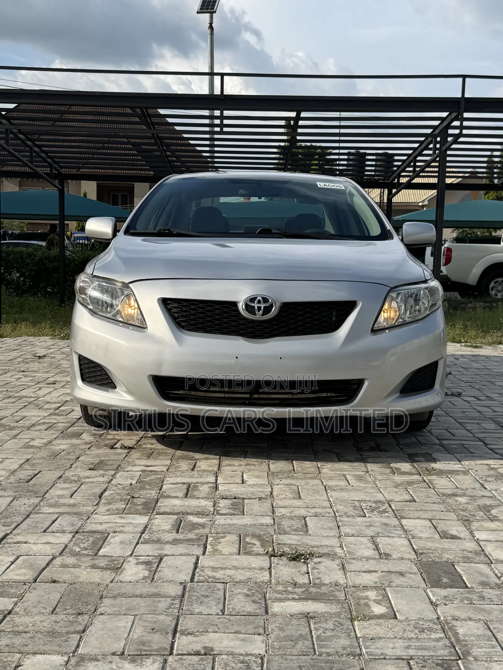 Toyota Corolla LE 4dr Sedan (1.8L 4cyl 4A) 2010 Silver