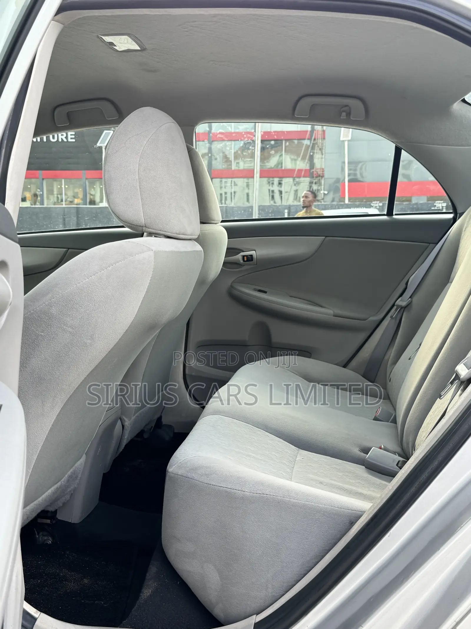 Toyota Corolla LE 4dr Sedan (1.8L 4cyl 4A) 2010 Silver