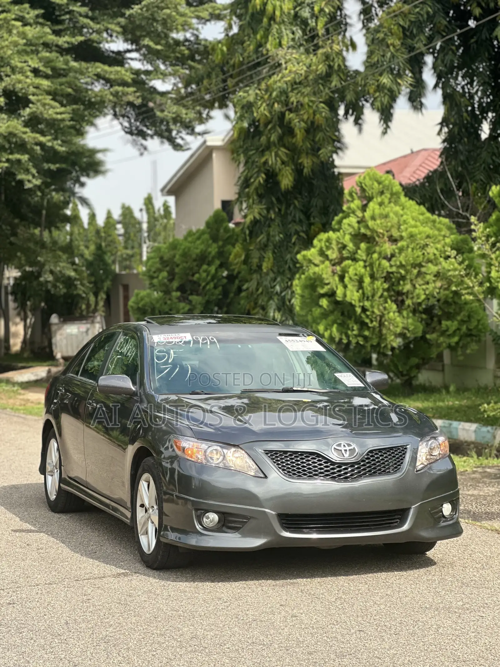 Toyota Camry SE 4dr Sedan (2.5L 4cyl 6A) 2011 Gray