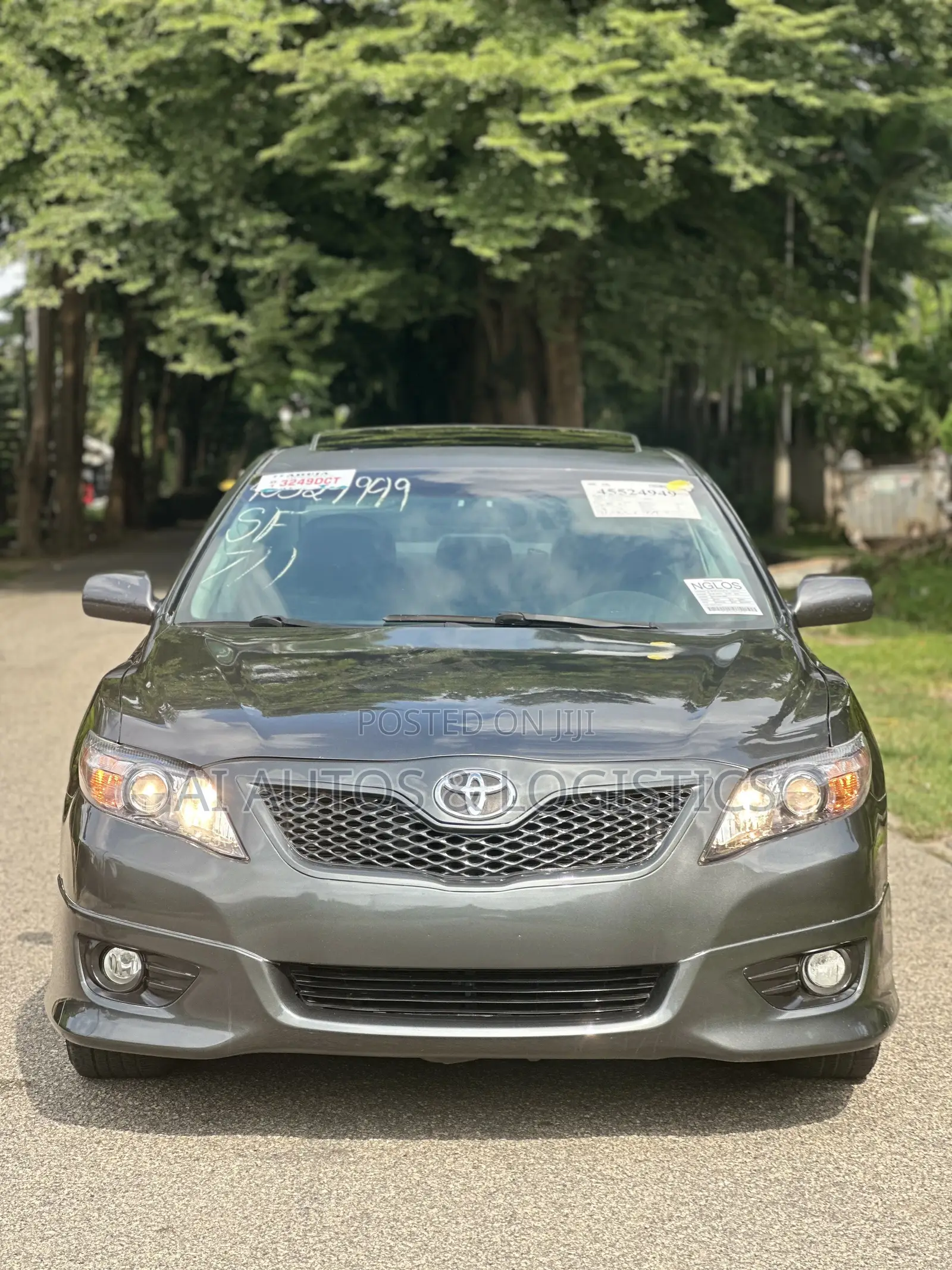 Toyota Camry SE 4dr Sedan (2.5L 4cyl 6A) 2011 Gray