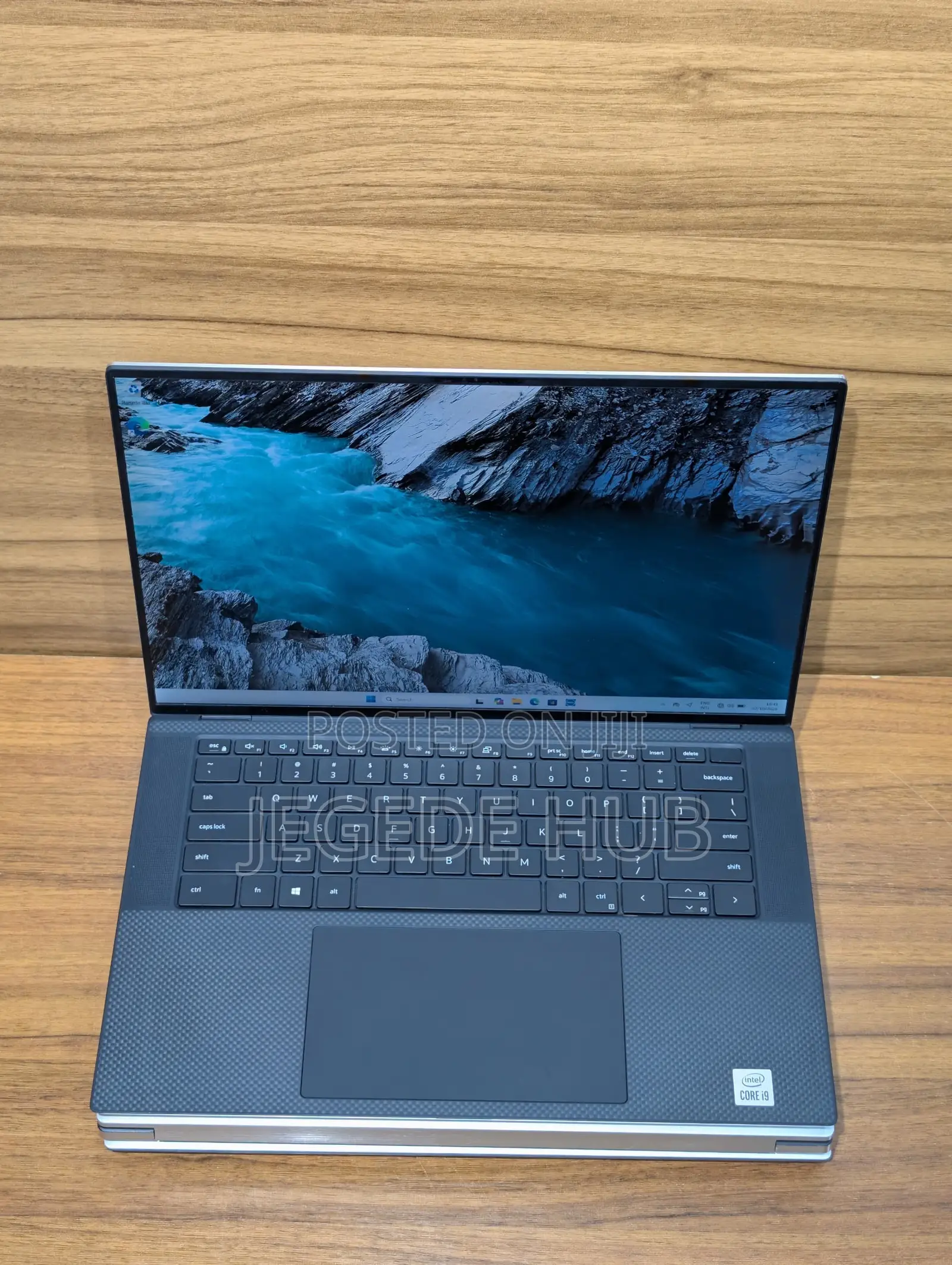 Laptop Dell XPS 15 9500 16GB Intel Core i7 SSD 1T