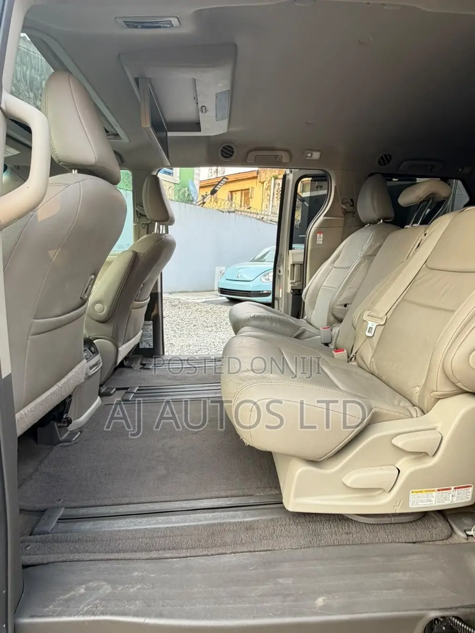 Toyota Sienna XLE 7 Passenger Auto Access Seat (3.5L 6cyl 6A) 2016