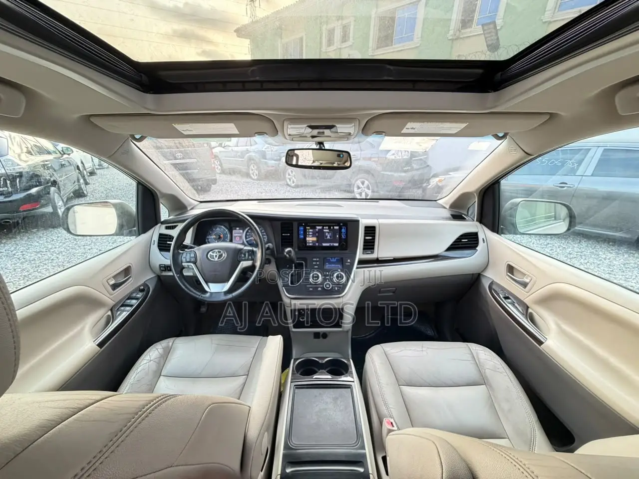 Toyota Sienna XLE 7 Passenger Auto Access Seat (3.5L 6cyl 6A) 2016