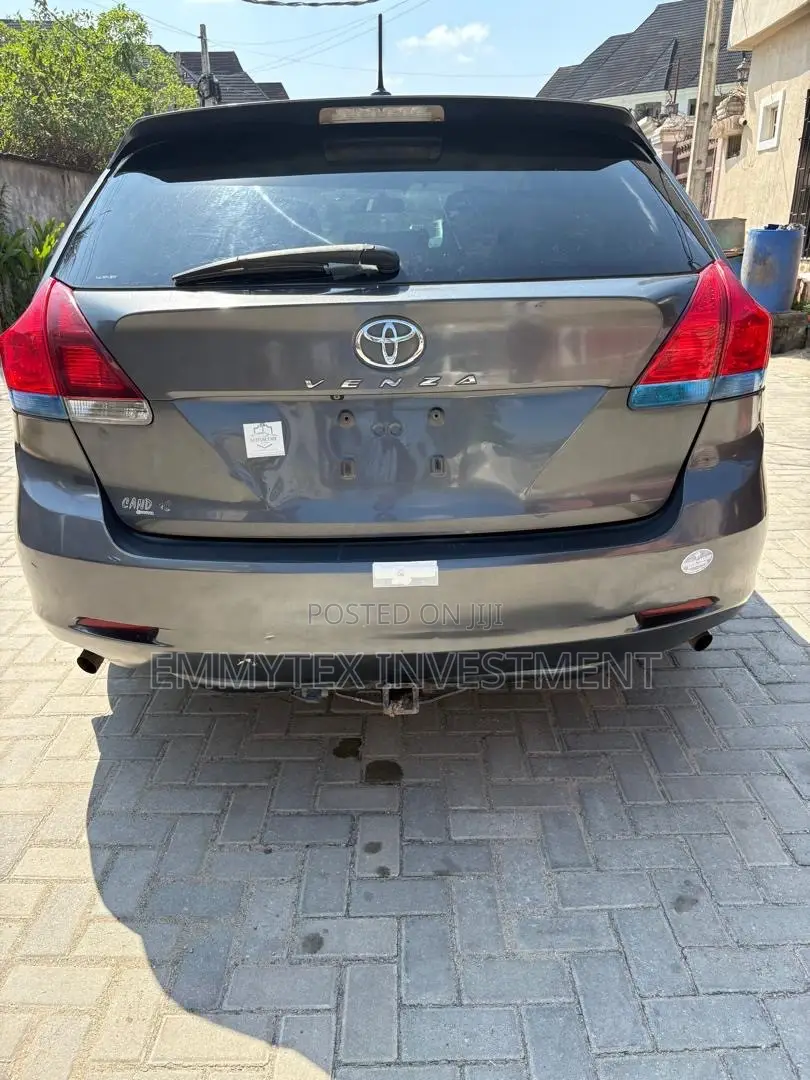 Toyota Venza 2010 Gray