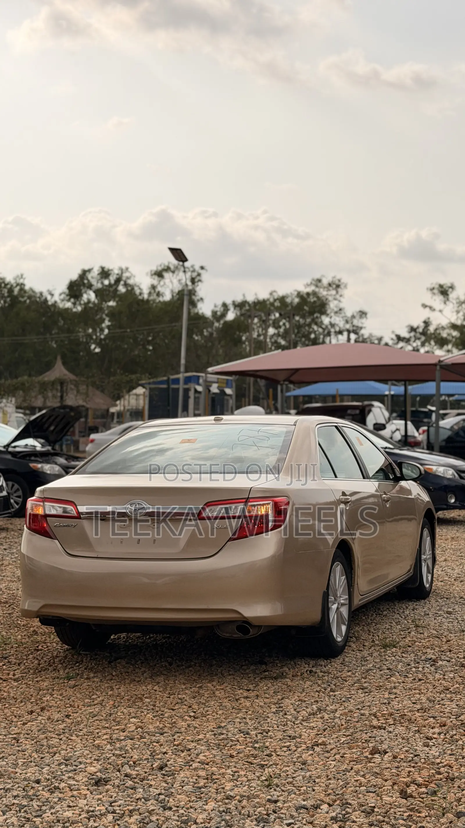 Toyota Camry 2012 Gold