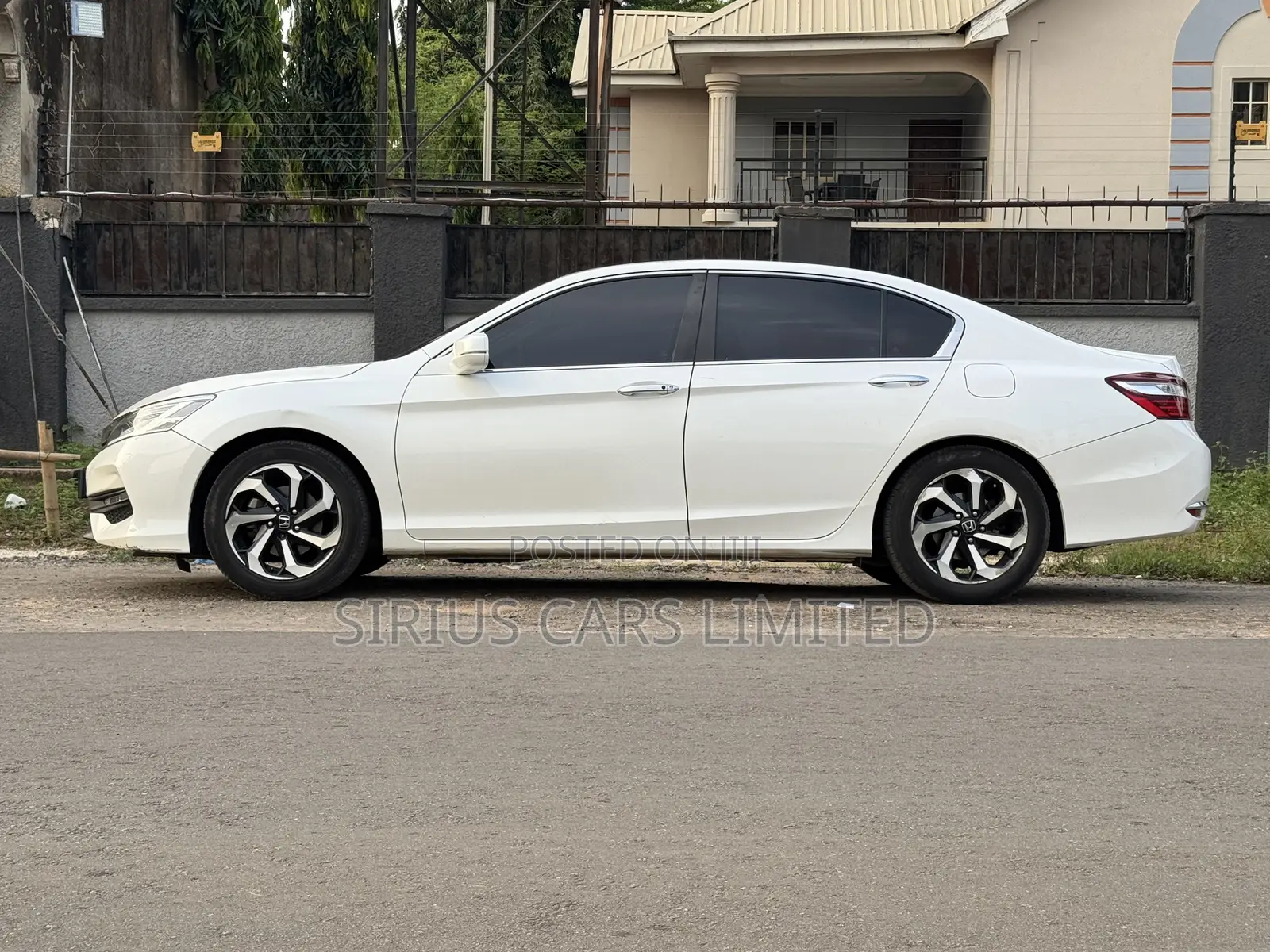 Honda Accord EX-L 4dr Sedan FWD (2.4L 4cyl 2A) 2016 White