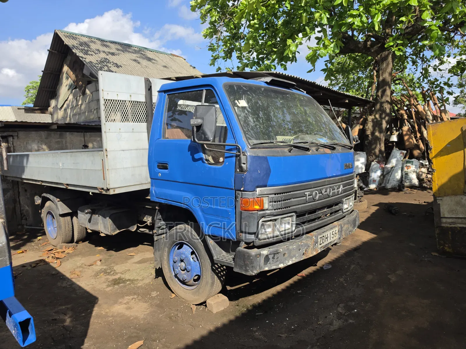 Toyota Dyna 300 [ Direct Belgium ] Tipper