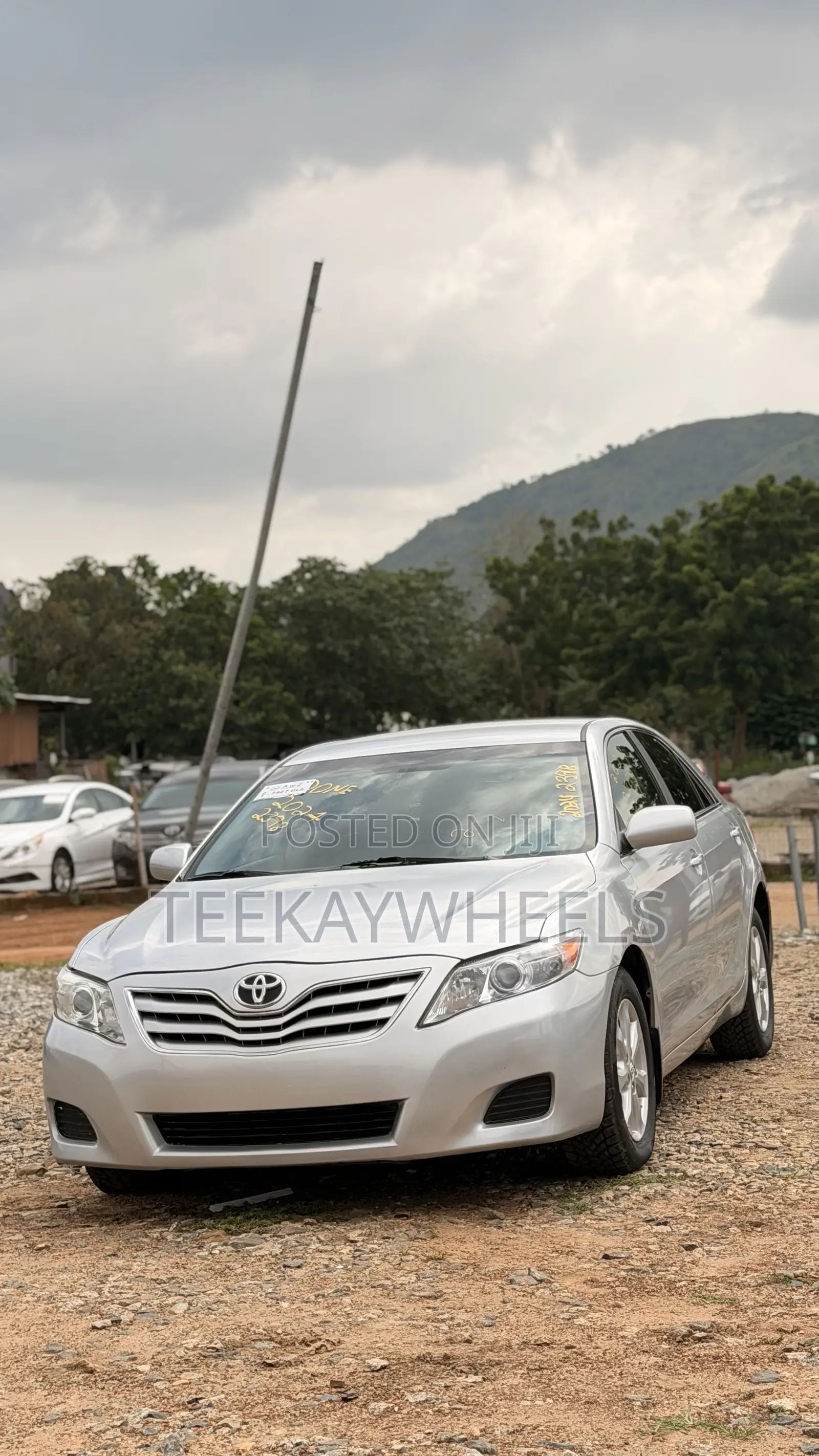 Toyota Camry LE V6 4dr Sedan (3.5L 6cyl 6A) 2011 Silver