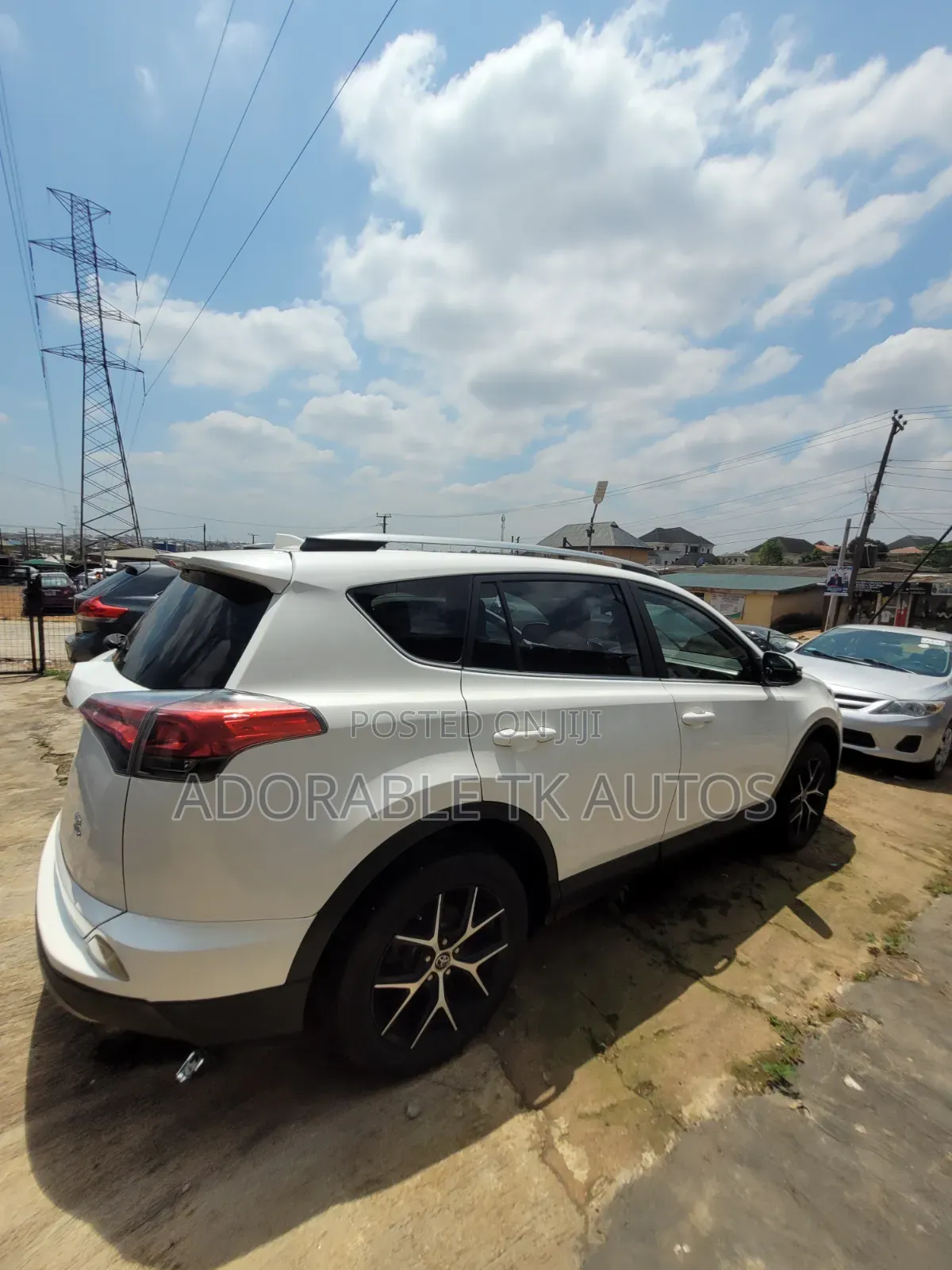 Toyota RAV4 SE AWD (2.5L 4cyl 6A) 2017 White