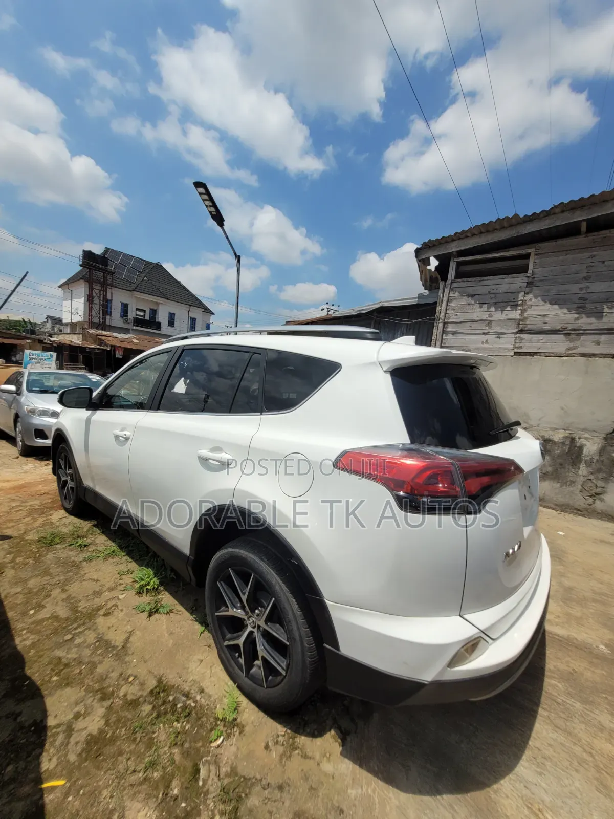 Toyota RAV4 SE AWD (2.5L 4cyl 6A) 2017 White