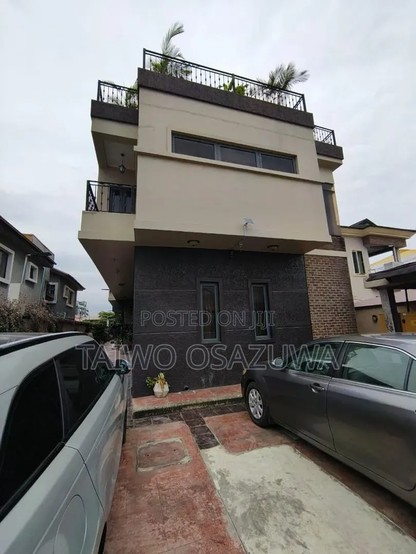 3bdrm Duplex in Lekki Phase 1 for rent