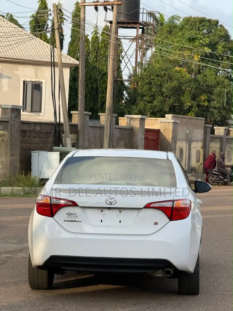 Toyota Corolla S Plus 4dr Sedan (1.8L 4cyl 6M) 2014 White