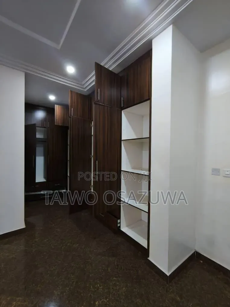 3bdrm Duplex in Lekki Phase 1 for rent