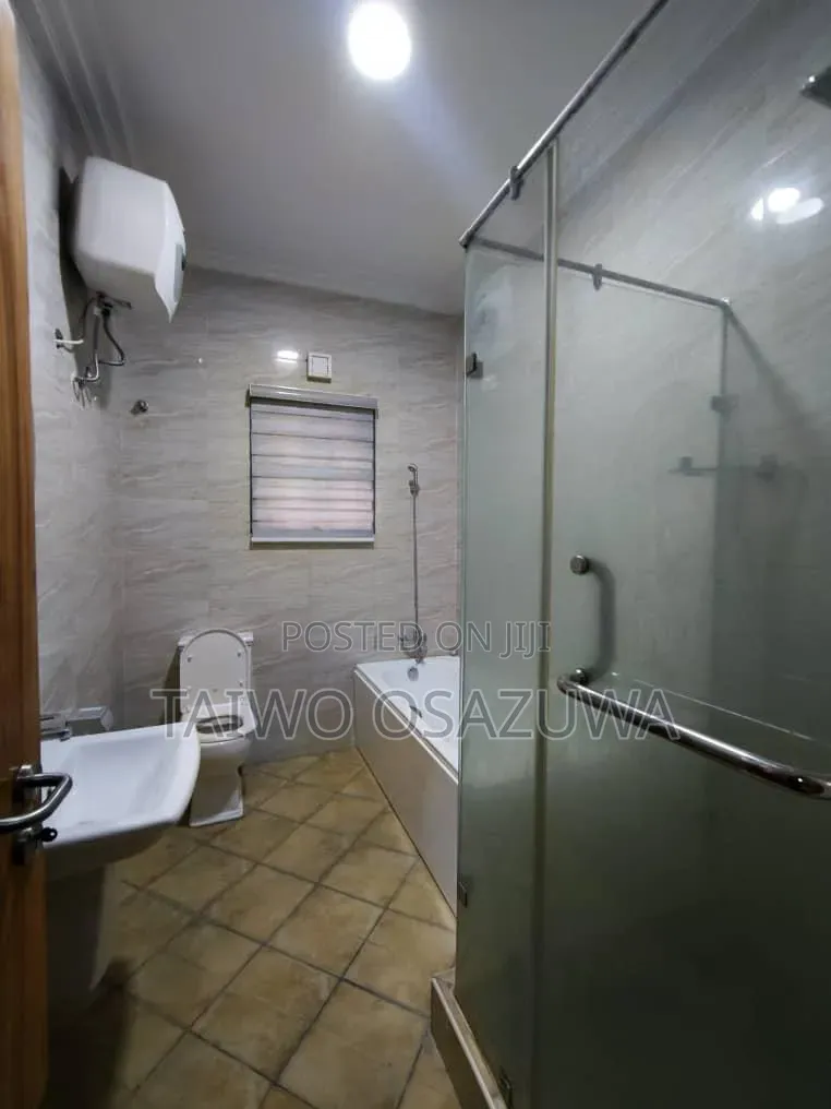 3bdrm Duplex in Lekki Phase 1 for rent
