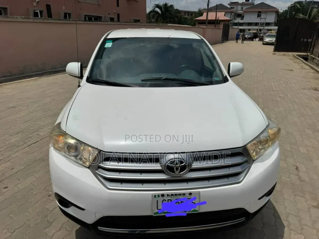 Toyota Highlander Limited 3.5l 4WD 2013 White