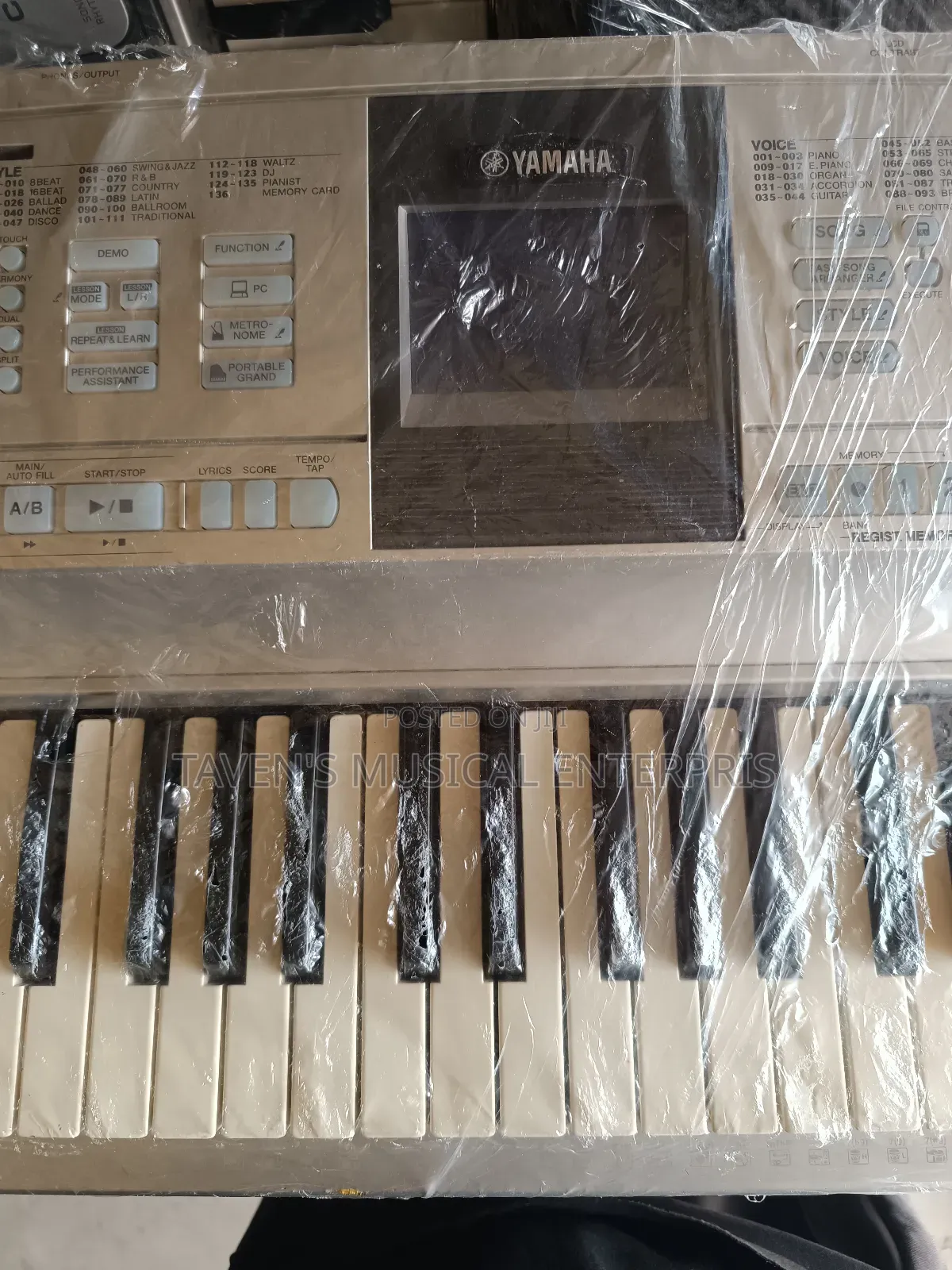 Yamaha Portable Grand DGX-505 Digital Keyboard