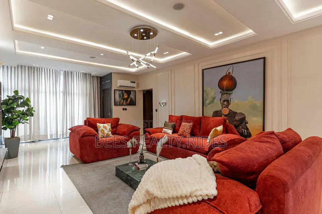 Cozy 2 Bedroom Apartment With a Balcony