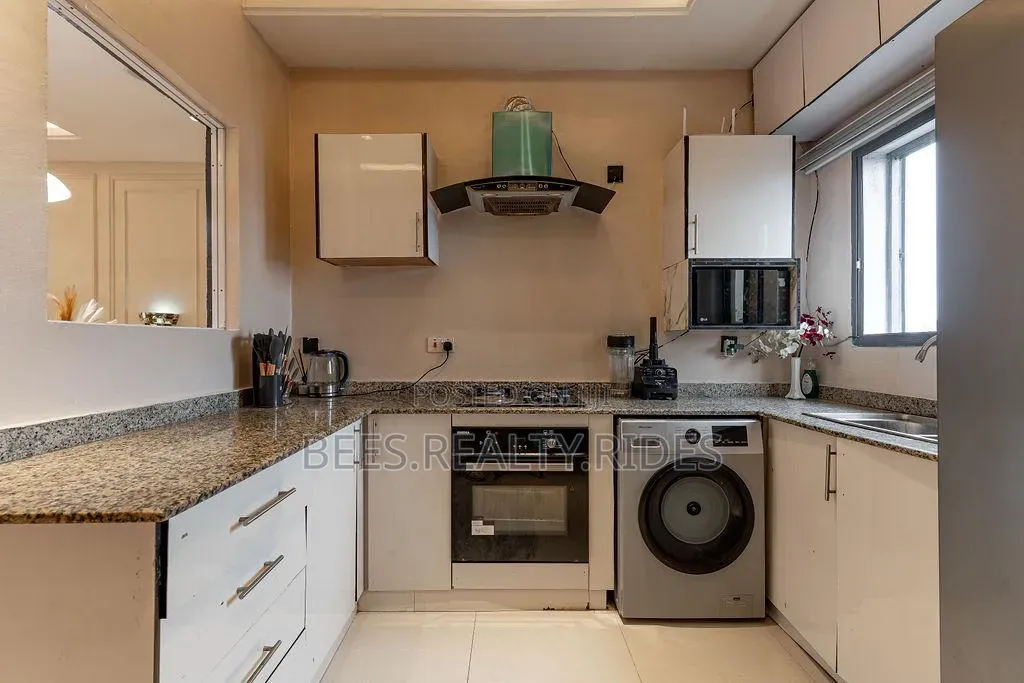 Cozy 2 Bedroom Apartment With a Balcony