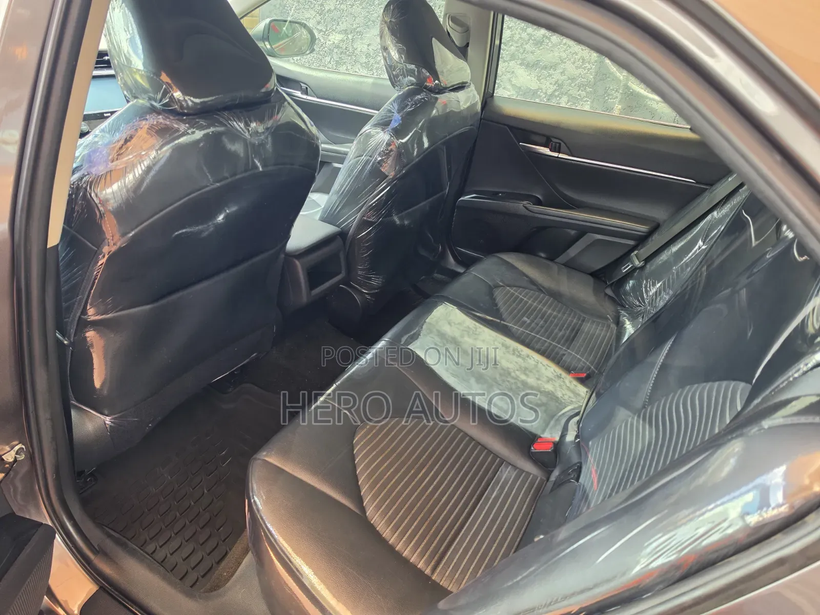 Toyota Camry SE FWD 2020 Gray