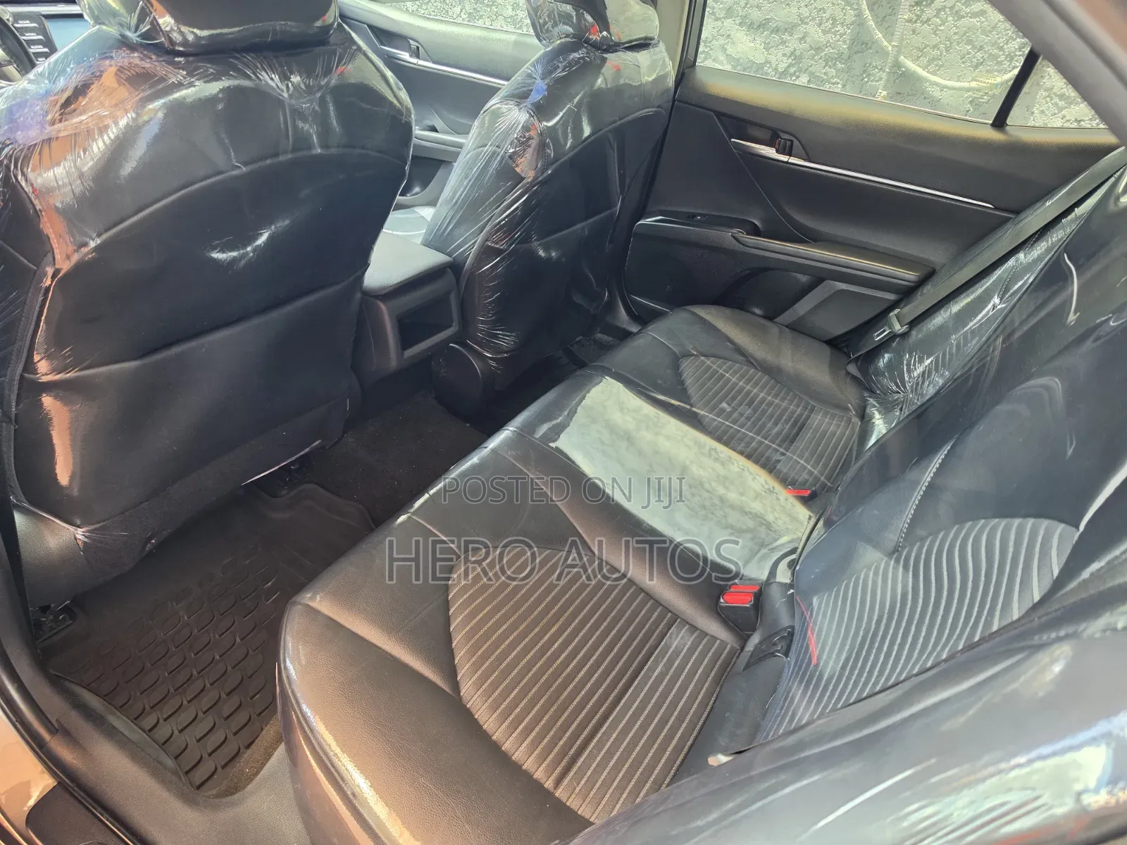 Toyota Camry SE FWD 2020 Gray