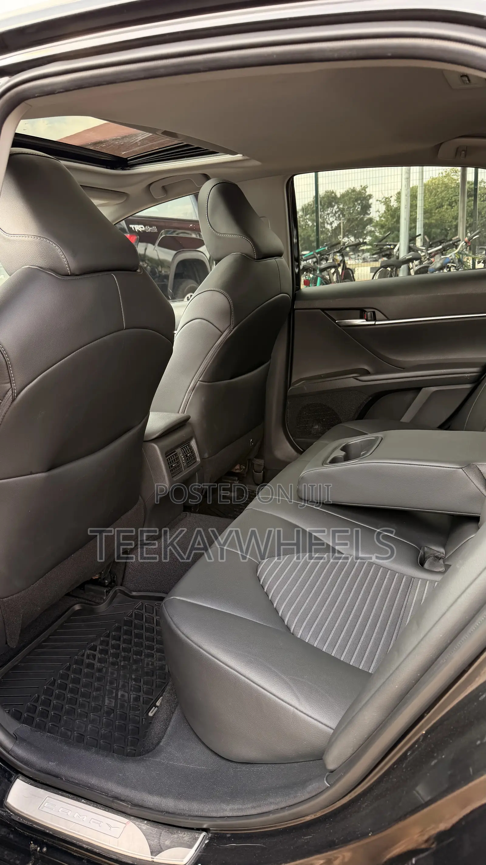 Toyota Camry SE 2023 Black