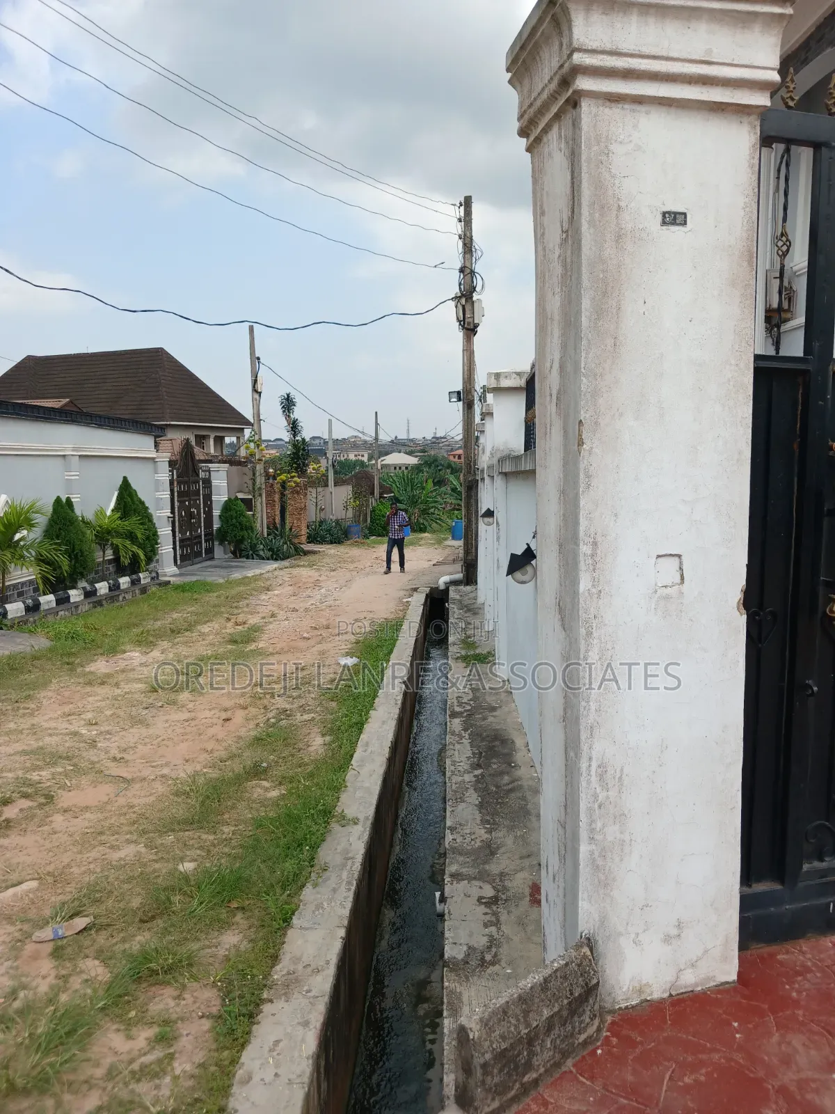 Unusual 450sqm Inside the Prestigious Kayfarm Estate Ogba. N54mill