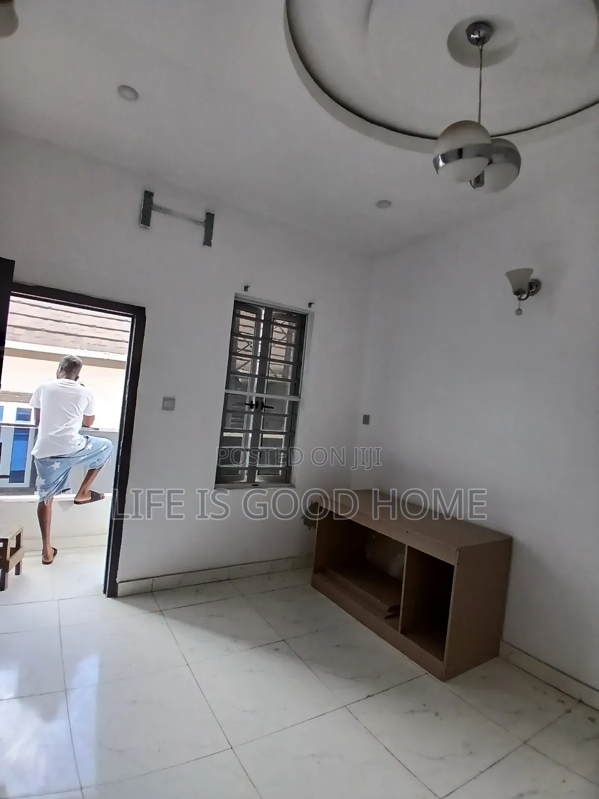 1bdrm Room & Parlour in Oral Estate, Chevron for rent