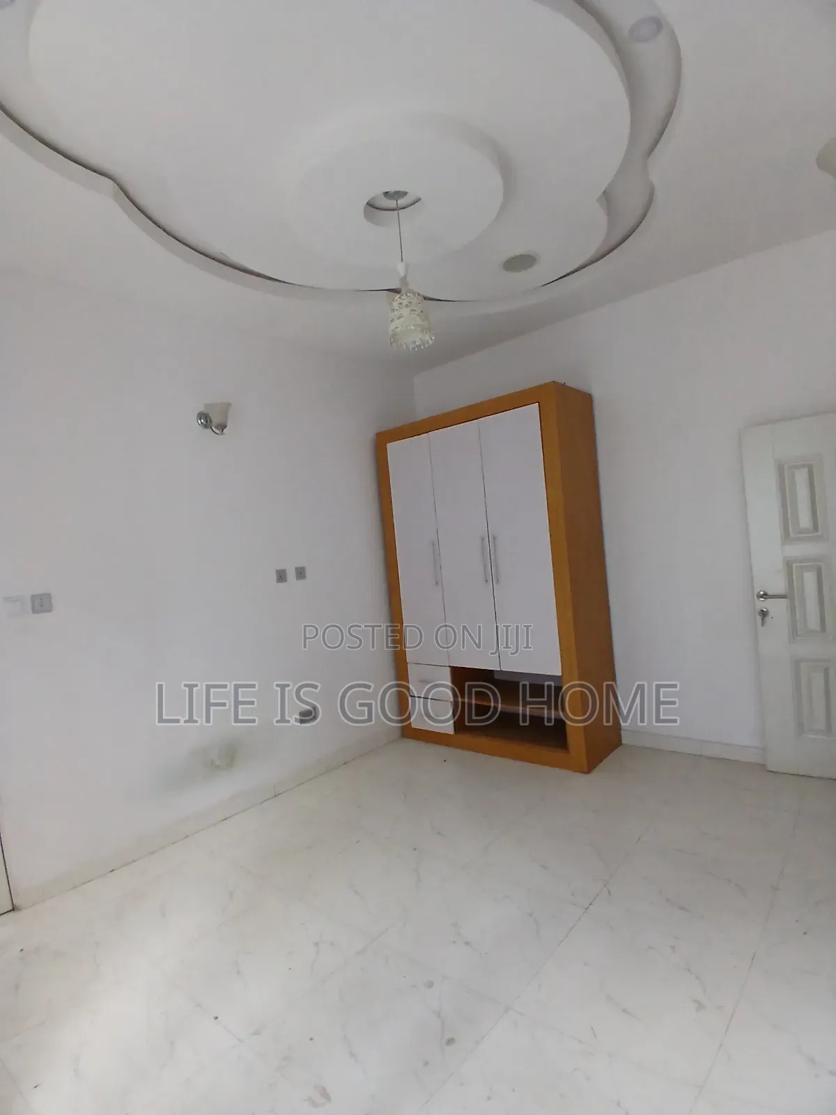 1bdrm Room & Parlour in Oral Estate, Chevron for rent