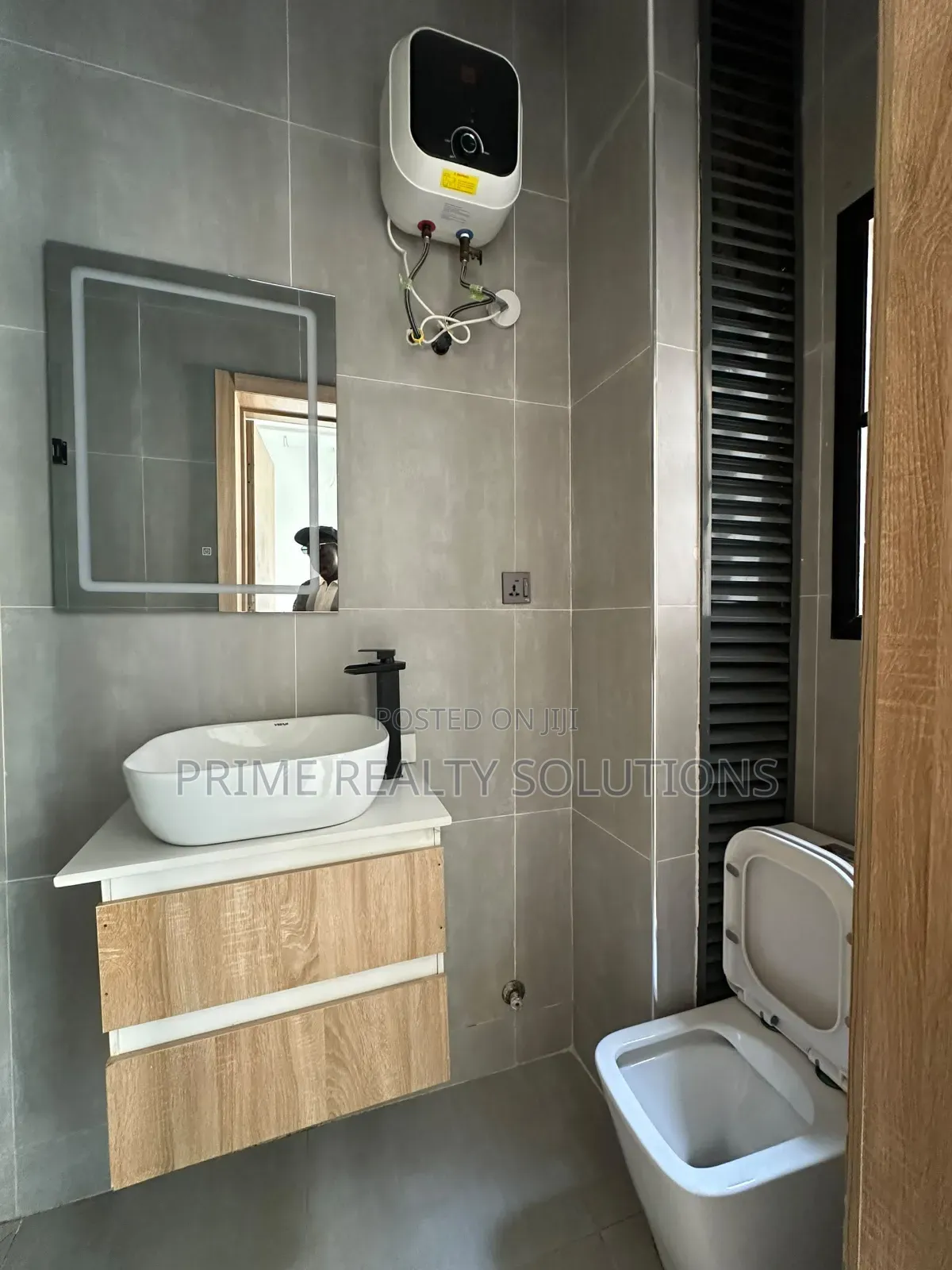 2bdrm Apartment in Ikate for sale