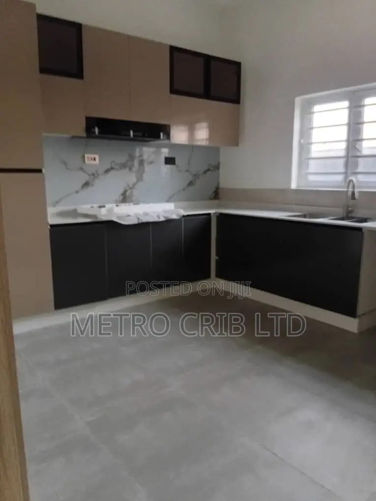 3bdrm Duplex in Victoria Crest Iv, Lafiaji for rent