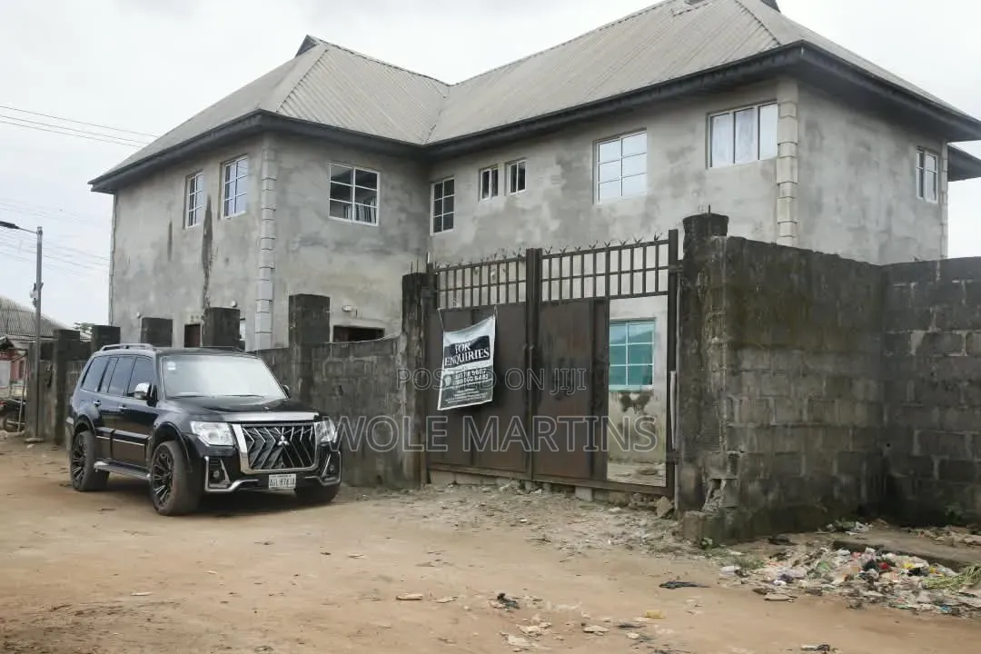 14bdrm House in Poka , Epe, Palace for sale